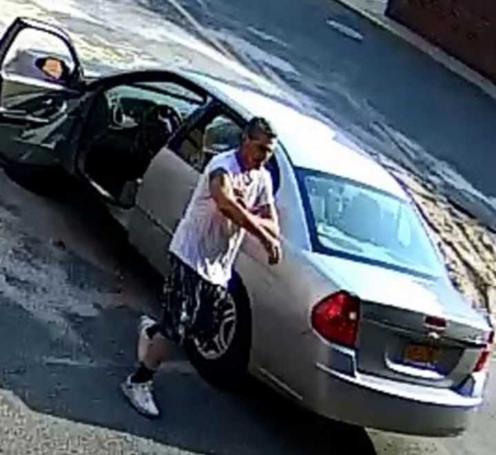 Police are on the lookout for a man suspected of stealing a purse containing cash, credit cards and about $500 worth of hair styling tools from Harry Charles Salon and Spa (106 Jericho Turnpike) on Friday, July 19.