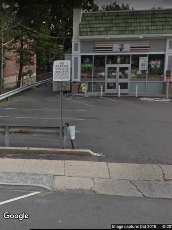 Suspect On Loose After Armed Robbery At Long Island 7-Eleven