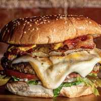 <p>The Hamburguesa boasts Mexico City-style burgers in Carlstadt.</p>