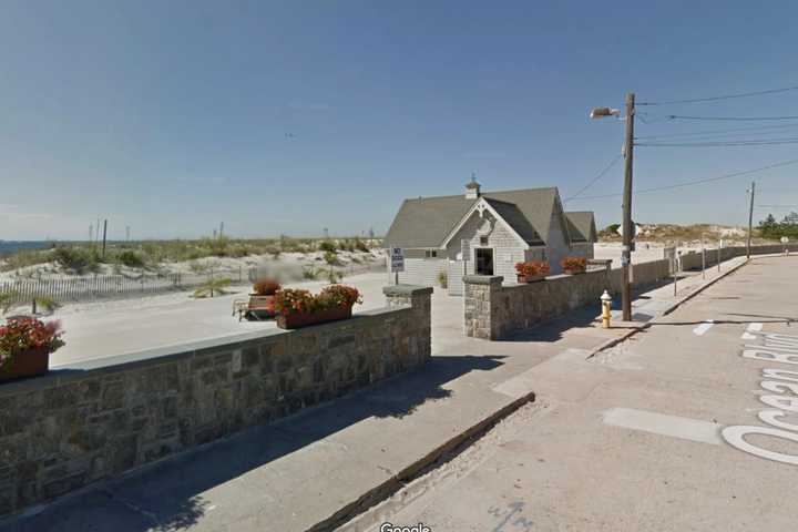 Small Plane Makes Emergency Landing On Long Island Beach