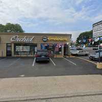 <p>Smoke Zone on Merrick Road in Seaford.</p>