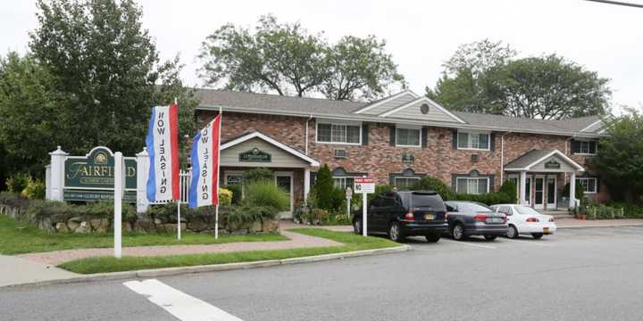 Fairfield Sunrise Gardens apartment complex in Bohemia