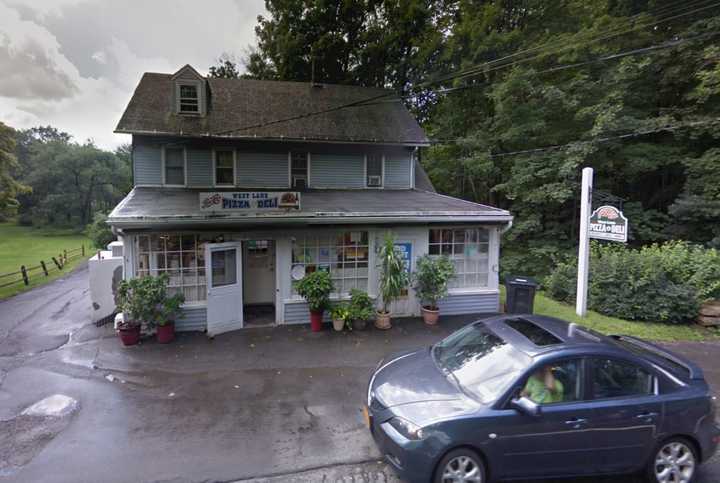 West Lane Pizza and Deli in Ridgefield is closing its doors after more than 30 years.