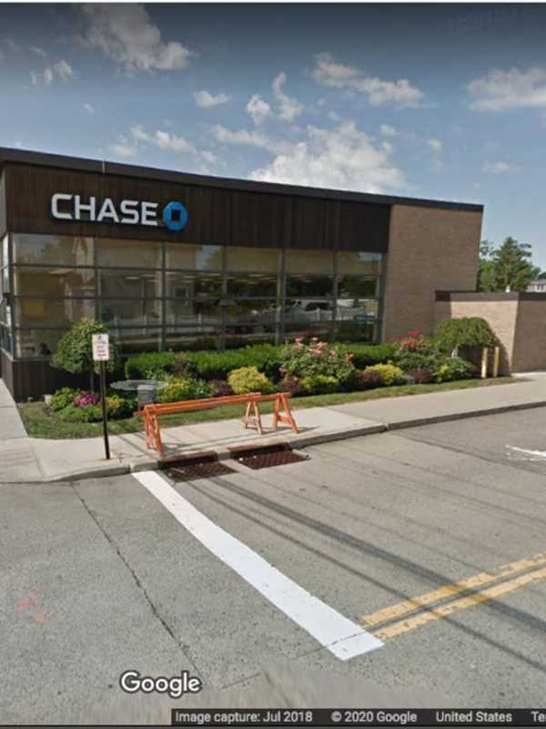 Police Search For Long Island Bank Robbery Suspect