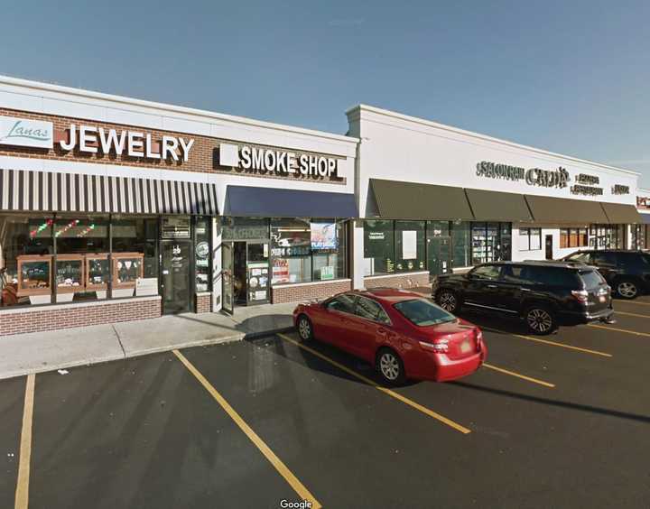 KPPS Smoke Shop in Massapequa