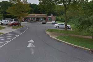 Suspect On Loose After Armed Robbery At Long Island 7-Eleven