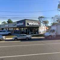 <p>Verizon on Front Street in Hempstead.</p>