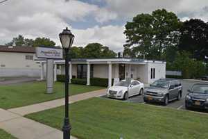 Suspect On Loose After Long Island Bank Robbery