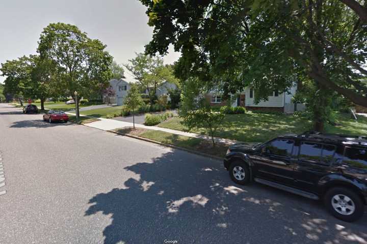 Man Assaults Woman With Knife, Barricades Himself In Long Island House For Hours, Police Say