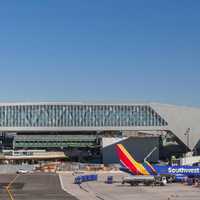 <p>New York Gov. Andrew Cuomo introduced the new Arrivals/Departures hall at the new LaGuardia Airport.</p>