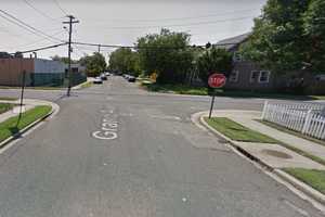 Suspect At Large After Attempted Armed Robbery On Long Island