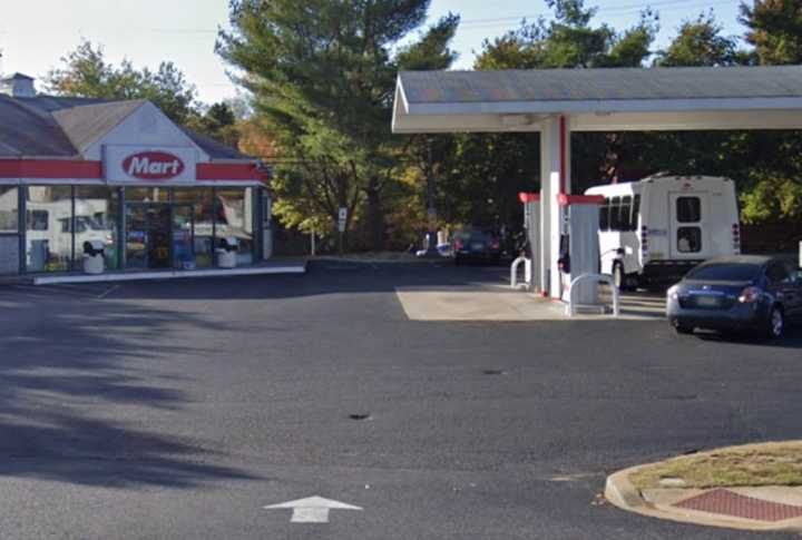 Mays Landing Lukoil at 6068 Harding Highway,