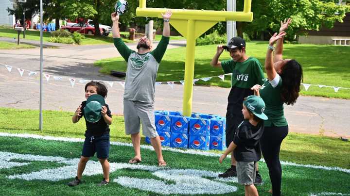 Cindy&#x27;s family celebrates after having their yard transformed by Pepsi.