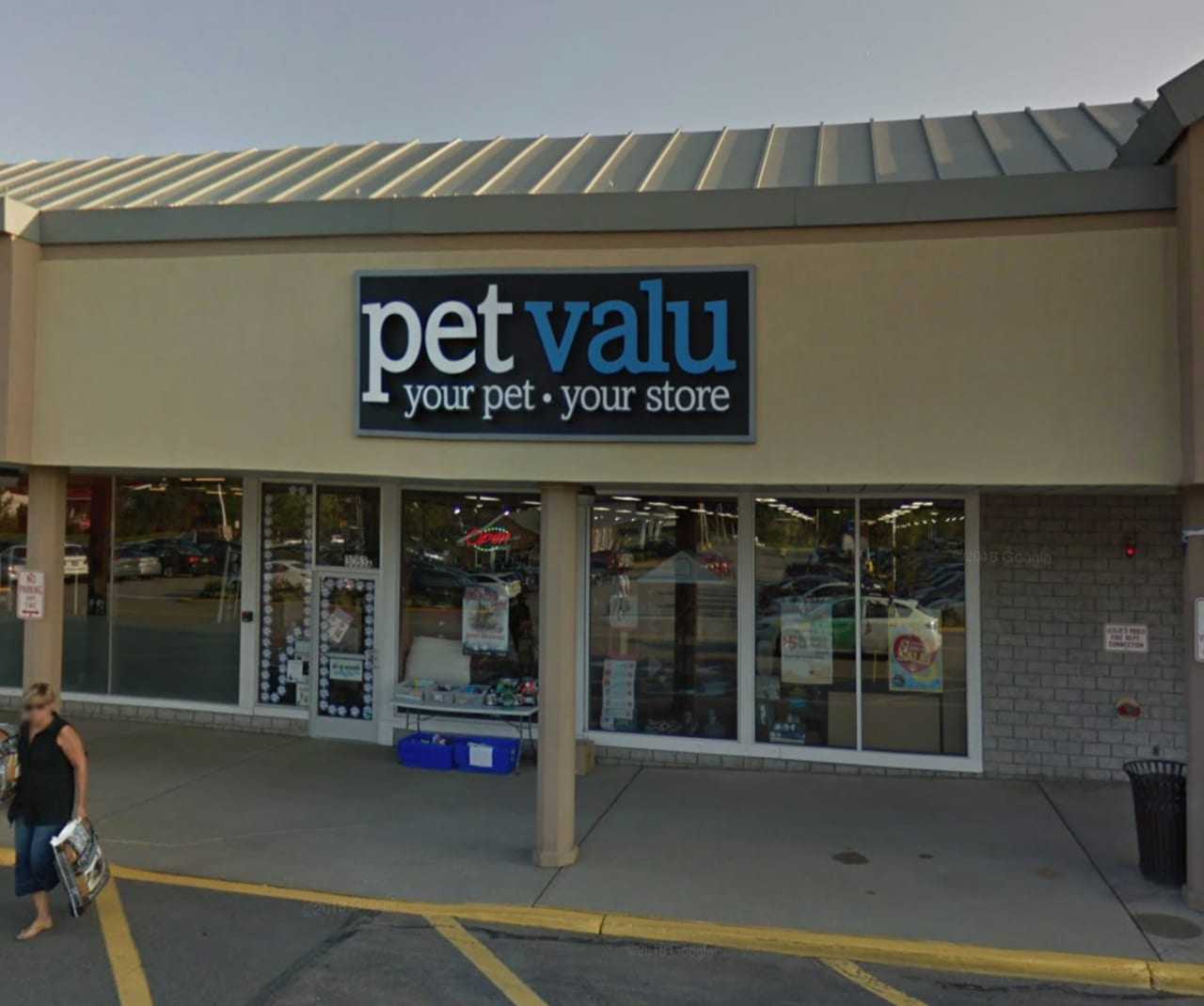 Pet valu hours near me best sale