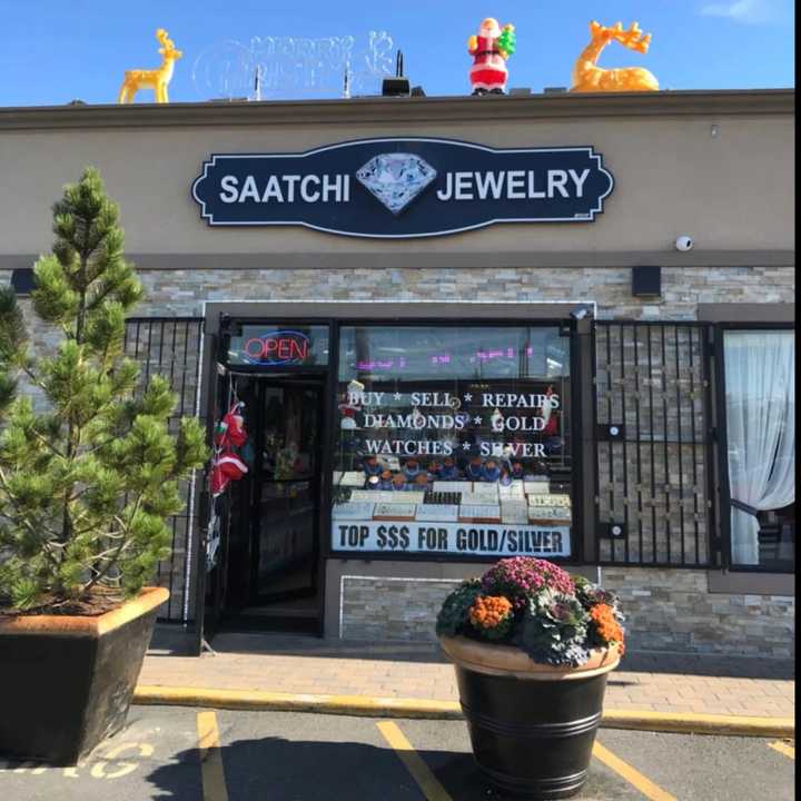 Police are asking the public for help regarding an attempted burglary at Saatchi Jewelry on Long Island.