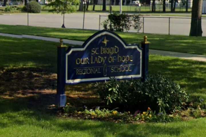 Man Grabs 5-Year-Old Girl's Arm Several Times At Long Island Church, Police Say