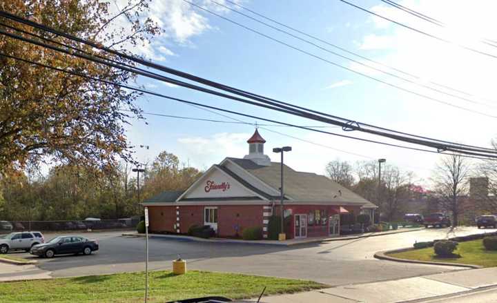 Friendly&#x27;s on Old Country Road in Riverhead