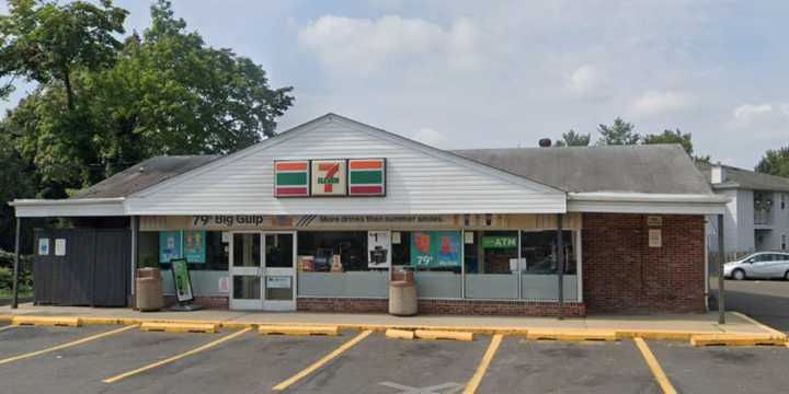 7-Eleven, 932 Street Road, Southampton.