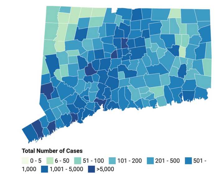 This map shows the distribution of COVID-19 cases, deaths, and tests since the beginning of the pandemic. Darker colors indicate towns with more cases.