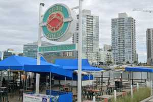 This Popular Area Seafood Restaurant Draws Diners From Near, Far