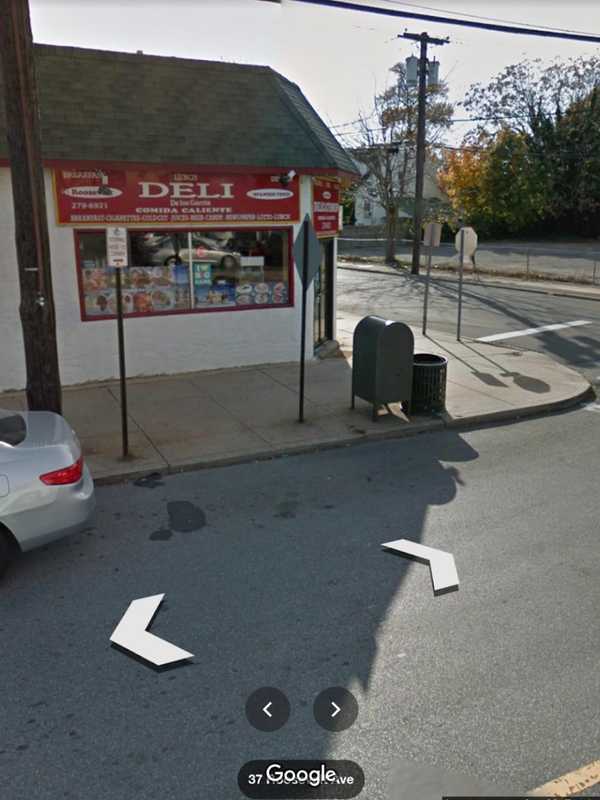 Police Searching For Three Suspects In Long Island Deli Burglary