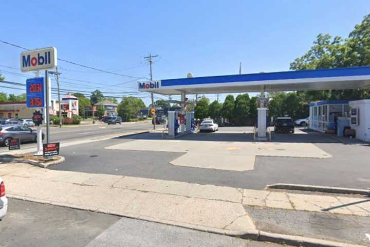 Suspect On Loose After Armed Robbery At Long Island Gas Station