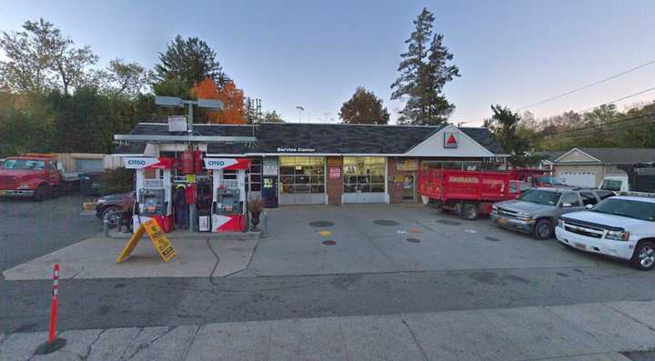 The Citgo Gas Station/D&amp;R Auto Services in Glen Head.