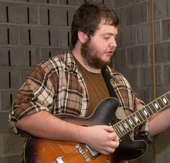 Award-winning musician and photographer Jack Allen Williams died at his Warren County home on June 14 at the age of 32.