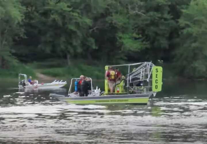 The body of a 32-year-old Hudson Valley man was discovered by divers in 12 feet of water.