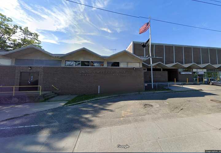 The Hicksville post office.