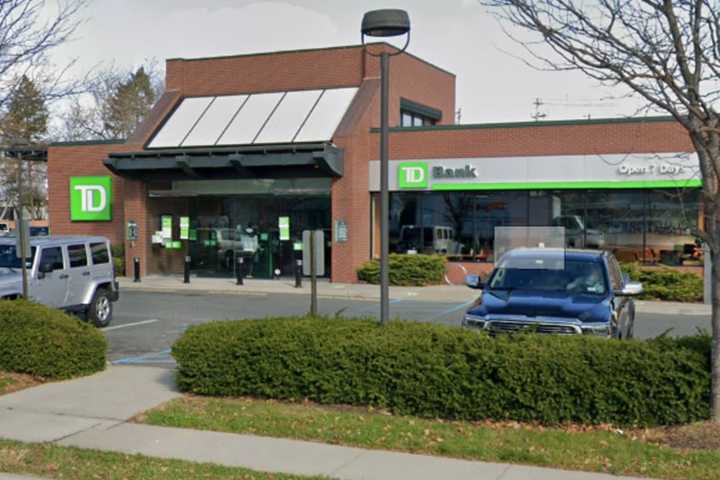 Police Investigating After Long Island TD Bank Branches Robbed On Back-To-Back Days