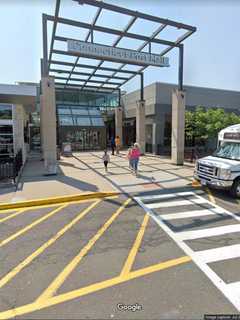 Man Threatens To Shoot Security Staff At Connecticut Post Mall In Milford, Police Say