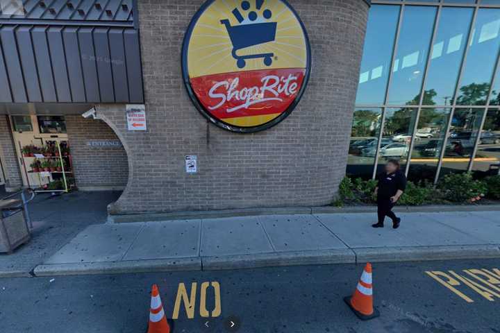 Man Drives Jeep Into Front Of Grocery Store In Hudson Valley, Hits Woman, Police Say