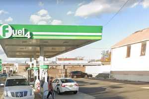 Elmwood Park Gas Station Robbed At Gunpoint, Police Say