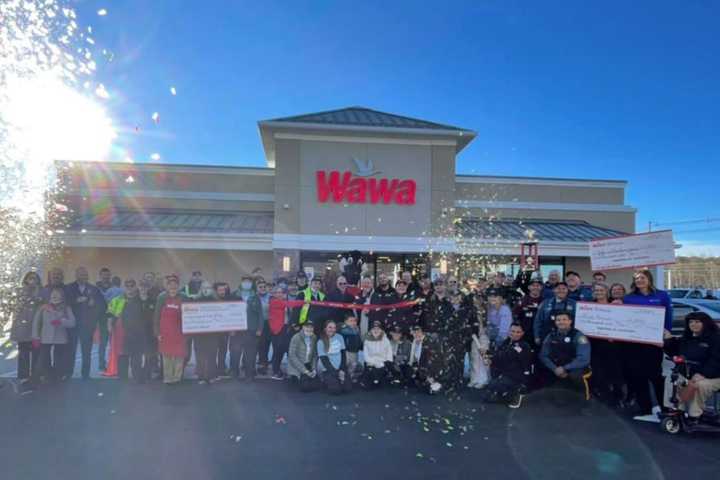 New Wawa Store Opens On Route 15