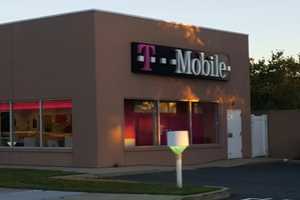 Long Island T-Mobile Store Robbed Of Apple Watches, Phones, Police Say