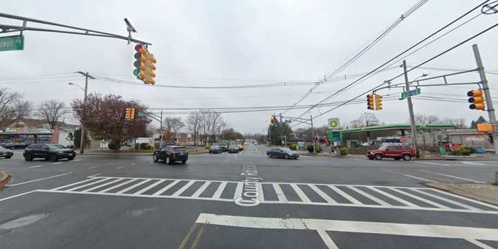 Intersection of Speedwell Avenue and E. Hanover Avenue in Morris Plains