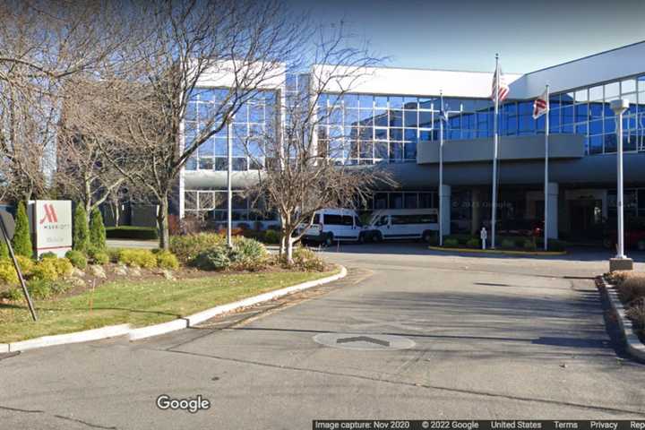 Girl Found Unresponsive At Hotel Pool In Suffolk County