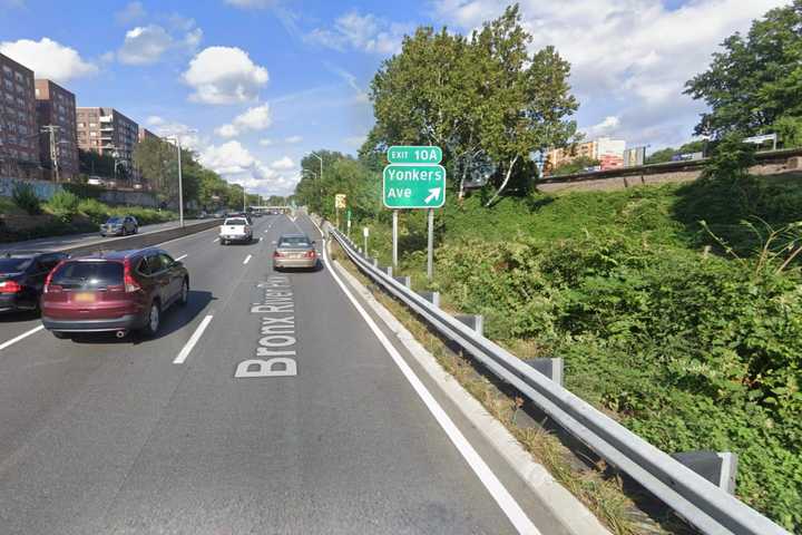 Car Lands In River After Crashing Off Parkway In Westchester