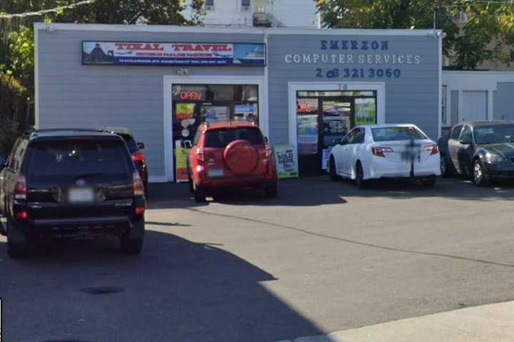 Girl Accused Of Pepper-Spraying CT Store Owner After Stealing iPhone