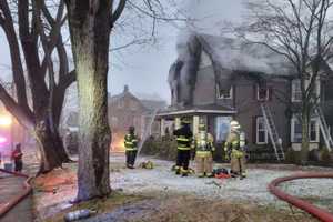 Crews Douse Warren County House Fire (PHOTOS)