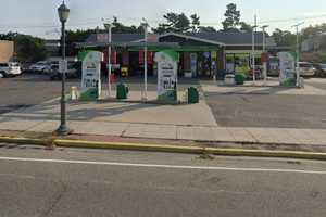 Suspect On Loose After Armed Robbery At North Merrick Gas Station