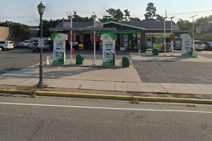 Suspect On Loose After Armed Robbery At Long Island Gas Station
