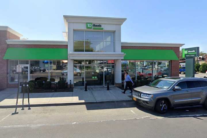 Suspect On Run After Robbing Long Island TD Bank, Police Say