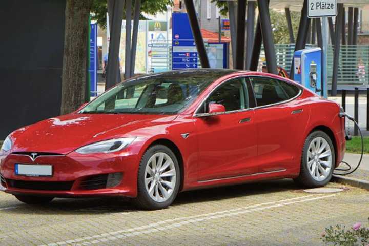 Arlington Welcomes First Tesla Dealership: Report