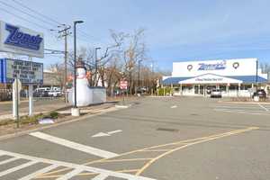 Bethpage Eatery Serves Up Long Island's Best Fried Chicken, Voters Say