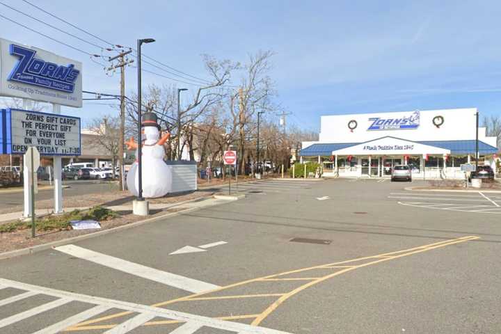 This Eatery Serves Up Long Island's Best Fried Chicken, Voters Say