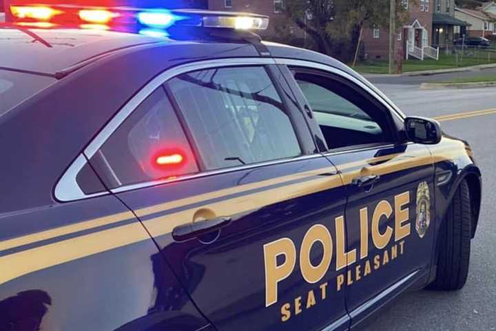 Man Dead, Woman Injured In Prince George's Crash: Police