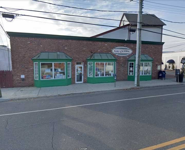 Sweet Treats on the Wharf in Port Washington