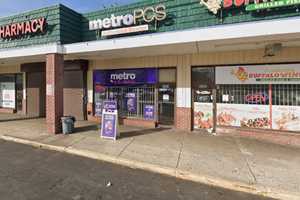 Metro PCS Store Worker Returns Fire On Angry Baltimore Customer: Police